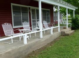 Spacious Cottage Rental for Group Getaway on Ranch near Dallas, Texas