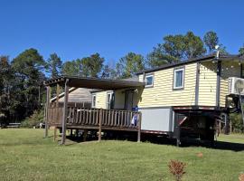 Gorgeous, Fully-Equipped Tiny House Rental for Glamping Escapes in Georgia