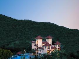 The Hunting Lodge - Luxury Resort in Udaipur，位于乌代浦达博克机场 - UDR附近的酒店