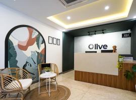 Olive Hotel Hebbal by Embassy Group，位于班加罗尔的酒店