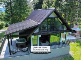 KVillas，位于Severin na Kupi的带按摩浴缸的酒店
