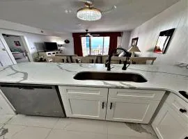 Vacation in Resort luxury - Updated 1BR King Bed Master Jacuzzi Suite - Wyndham Ocean Walk 2429