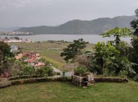 Hidden Lake view home stay，位于博卡拉的酒店