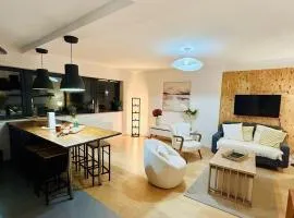 F3 Central, Bright and Quiet in Caen