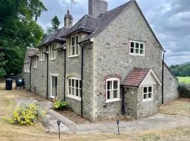4 bed cottage Breath-taking views Sleeps 8