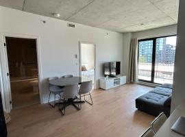 Relaxing 2 bedrooms Spa，位于蒙特利尔的酒店