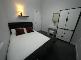 Telford - Apartment - Sleeps 5 - City Centre