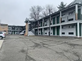 多米诺旅馆