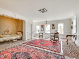 Walkable Main Street Location Spring Grove Apt