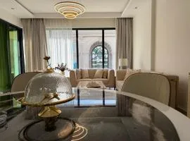 Elegant 2BR by Vendome mall