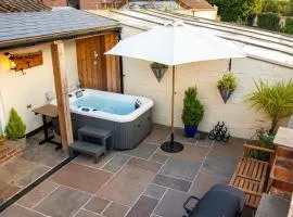 The Nest Close to York with Hot Tub