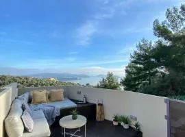 Luxury Suite with a queens double bed stunning sea vews and private Jacuzzi