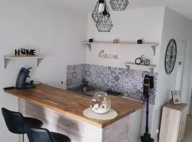 Petit appartement charmant centre Issoire avec jolie Vue - WiFi