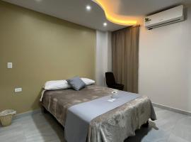 Hotel Tonaka，位于圣多明各德洛斯科罗拉多斯的酒店