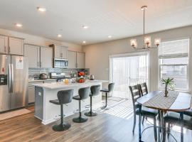 2 Mi to Dtwn Frederick Updated Townhome，位于弗雷德里克的酒店