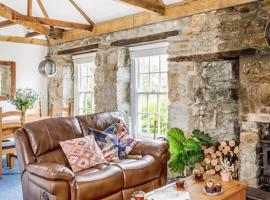 Boatsman's Cottage- sleeps 4- Garage- Mousehole，位于毛斯尔的酒店