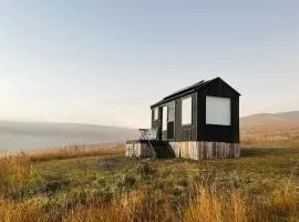 Off-Grid Cabin Nestled in Nature - Pet Friendly - Dawn