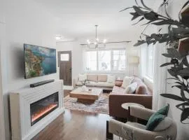 DOWNTOWN KINGBED 4Br FIREPLACE BIKELANE