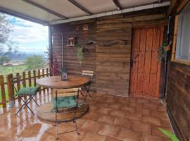 Las Traviesas CABAÑA，位于坎德莱达的酒店