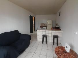 Apartamentos GoZu # 2，位于Puerto Viejo的酒店