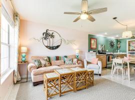 4 Mi to Beaches Vibrant Stuart Villa with Patio!
