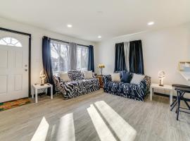 3 Mi to Hard Rock Casino Charming Home in Gary!