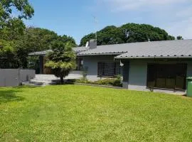 Sea La Vie- beach cottage