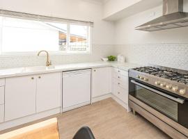 Luxury Living Central College Estate Springvale