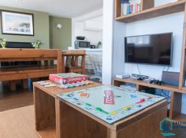 Absolute Heart of Salcombe - Estuary Views, Sauna, Hot Tub，位于索尔科姆的酒店