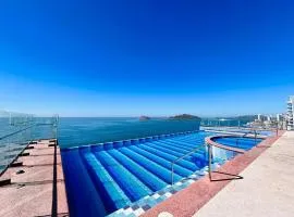 Vista a la ciudad sobre el malecón by G P S rentas