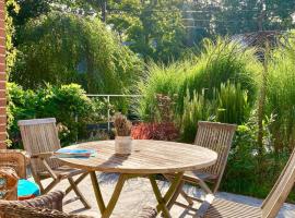 Family home, green surroundings, 10 min from Brussels，位于奥纲赖泽的酒店