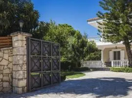 Villa in Kypseli with Private Pool & Gardens