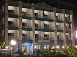 Hotel Kavijay Sea View，位于达博利的酒店