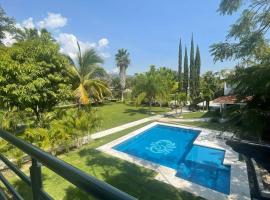 FABULOSO HOTEL CON 2 MAGNIFICAS ALBERCAS, a MINUTOS DE CUERNAVACA，位于休特佩克的酒店