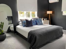 3 Bedroom Beach House - 200m To The Beach，位于黄金海岸的酒店