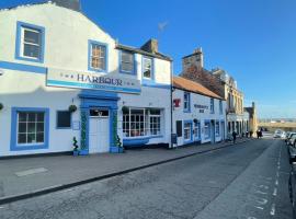 Harbour Inn，位于安斯特拉瑟的酒店