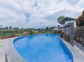 Mamifokobo Hotel & Glamping，位于Sindanglaya的豪华帐篷营地