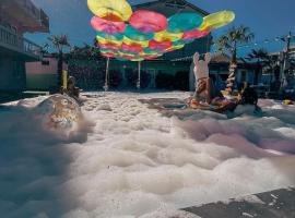 Casa Barbie Costinesti，位于科斯蒂内什蒂的酒店