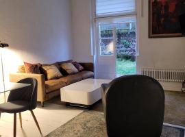 One Bed Garden Flat - Prime location - Free Onsite Parking - Own Entrance，位于布莱顿霍夫的酒店
