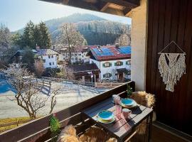 Zentrales Apartment mit Balkon direkt am Wanderweg - Alpenperle Tegernsee，位于泰根塞的公寓