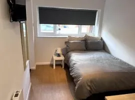 Adorable Studio For Rent in Milton Keynes