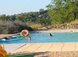 A Cozy Accessible Cottage with a Private Garden Le Mas No 16