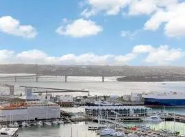 180 Degrees Seaview and Harbor View 2 bedroom Apartment