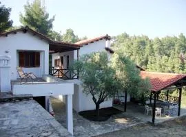 Reina's house by the sea