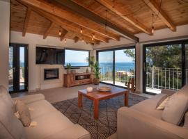 Coral Summer Lux Cottage，位于阿凯松的酒店