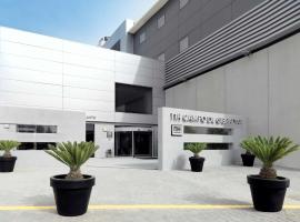 NH坎波直布罗陀酒店，位于洛斯巴里奥斯的酒店