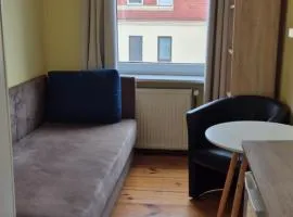 Hostel Tulip - pokój 6 ze wspólną łazienką i kuchnią