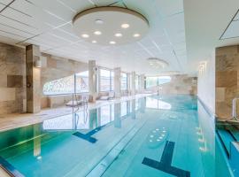 Amenity Hotel & Resort Lipno，位于伏尔塔瓦河畔利普诺的度假村