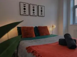 Cozy Central Double Suite - Free Gym!