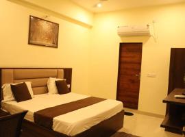 Hotel Swaroop，位于Bandikui的酒店